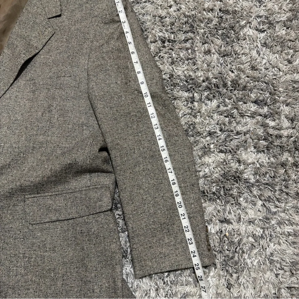 Elegant Men's Brown Blazer - Picture 7 of 8
